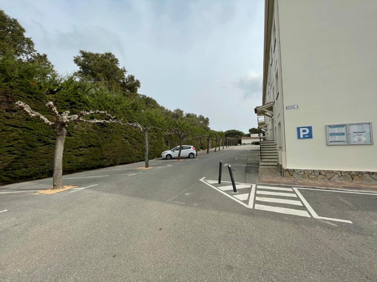 Apartament Amb Piscina I Aparcament - Baixos Amb Jardinet Calella De Palafrugell Kültér fotó