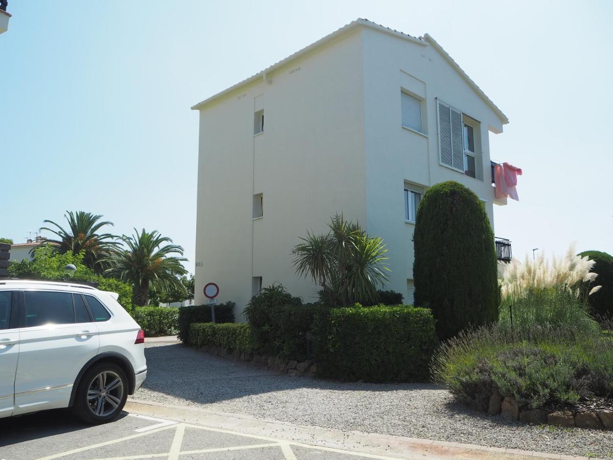 Apartament Amb Piscina I Aparcament - Baixos Amb Jardinet Calella De Palafrugell Kültér fotó